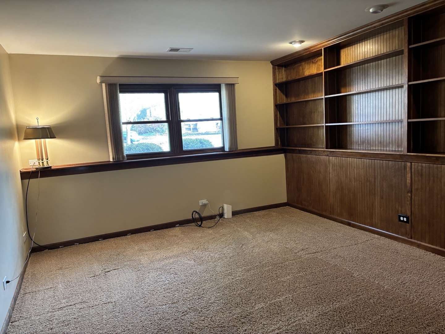 Hoffman Estates, Illinois, 60010, United States, 5 Bedrooms Bedrooms, ,3 BathroomsBathrooms,Residential,For Sale,1989423