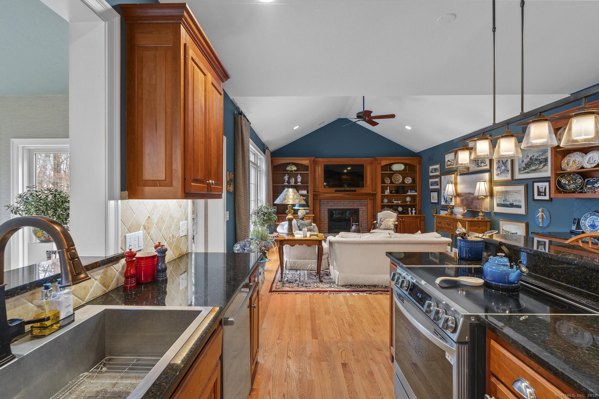 Suffield, Connecticut, 06078, United States, 4 Bedrooms Bedrooms, ,4 BathroomsBathrooms,Residential,For Sale,1993304