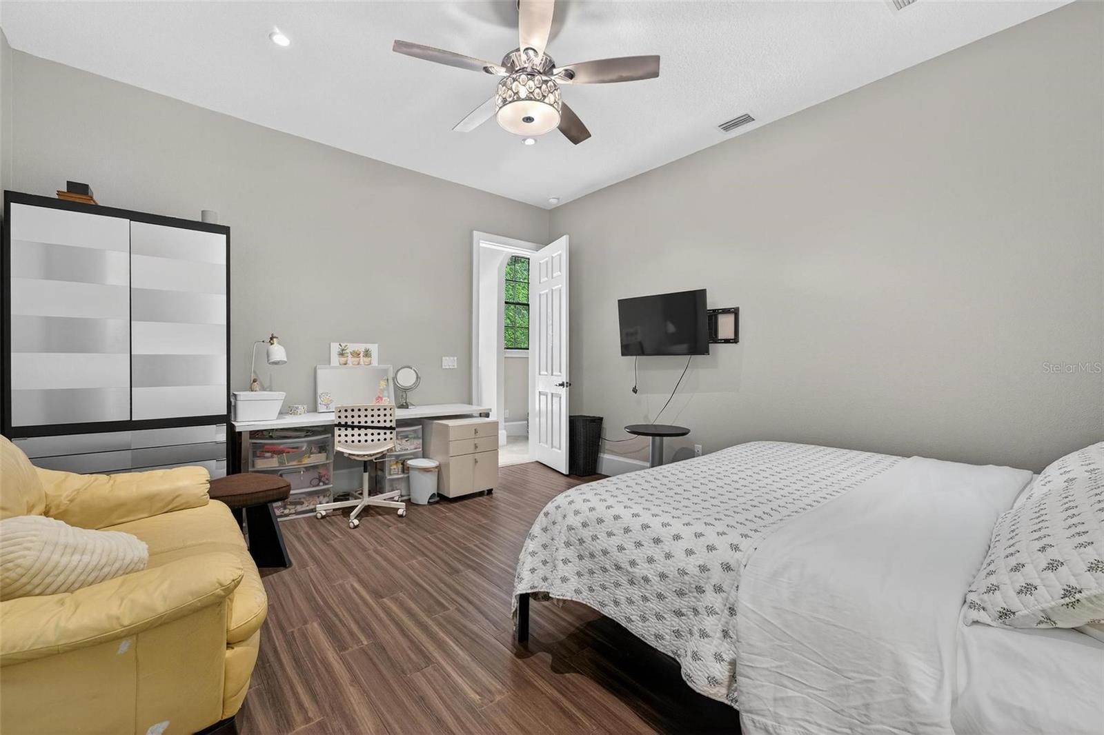 WINDERMERE, Florida, 34786, United States, 5 Bedrooms Bedrooms, ,5 BathroomsBathrooms,Residential,For Sale,1976046