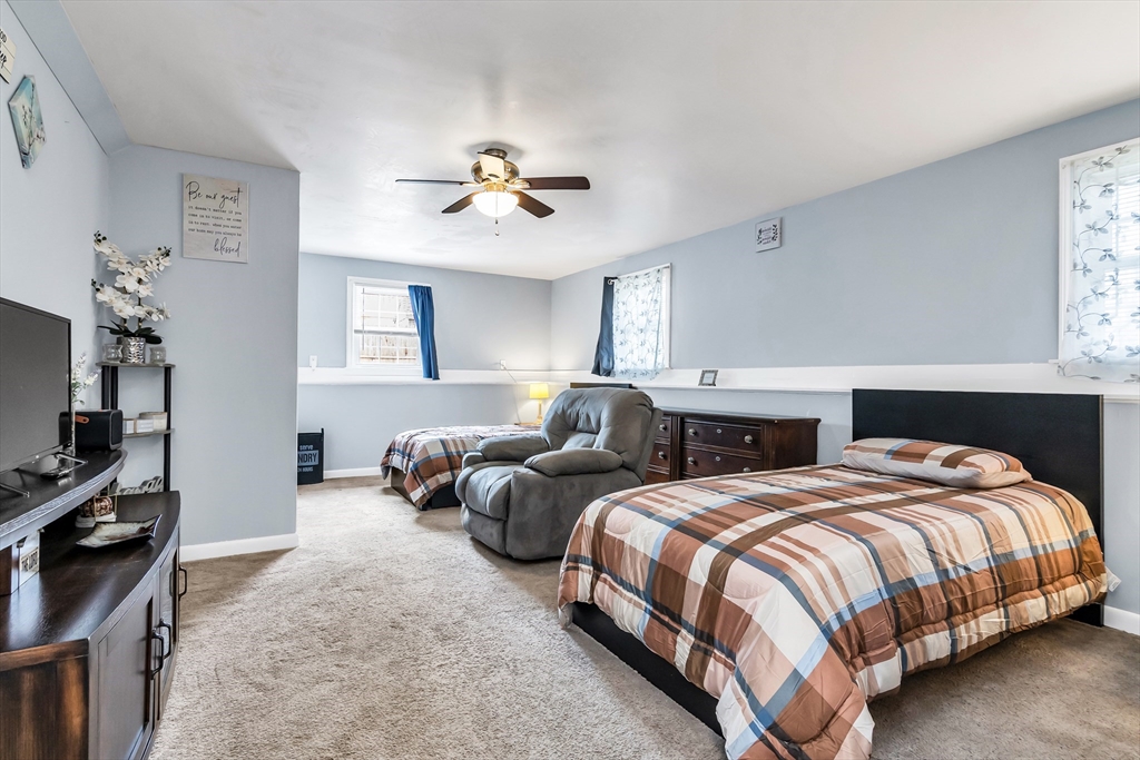 East Bridgewater, Massachusetts, 02333, United States, 3 Bedrooms Bedrooms, ,2 BathroomsBathrooms,Residential,For Sale,2009989