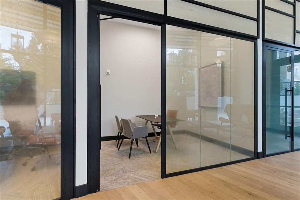 Atlanta, Georgia, 30305, United States, 2 Bedrooms Bedrooms, ,3 BathroomsBathrooms,Residential,For Sale,1979191