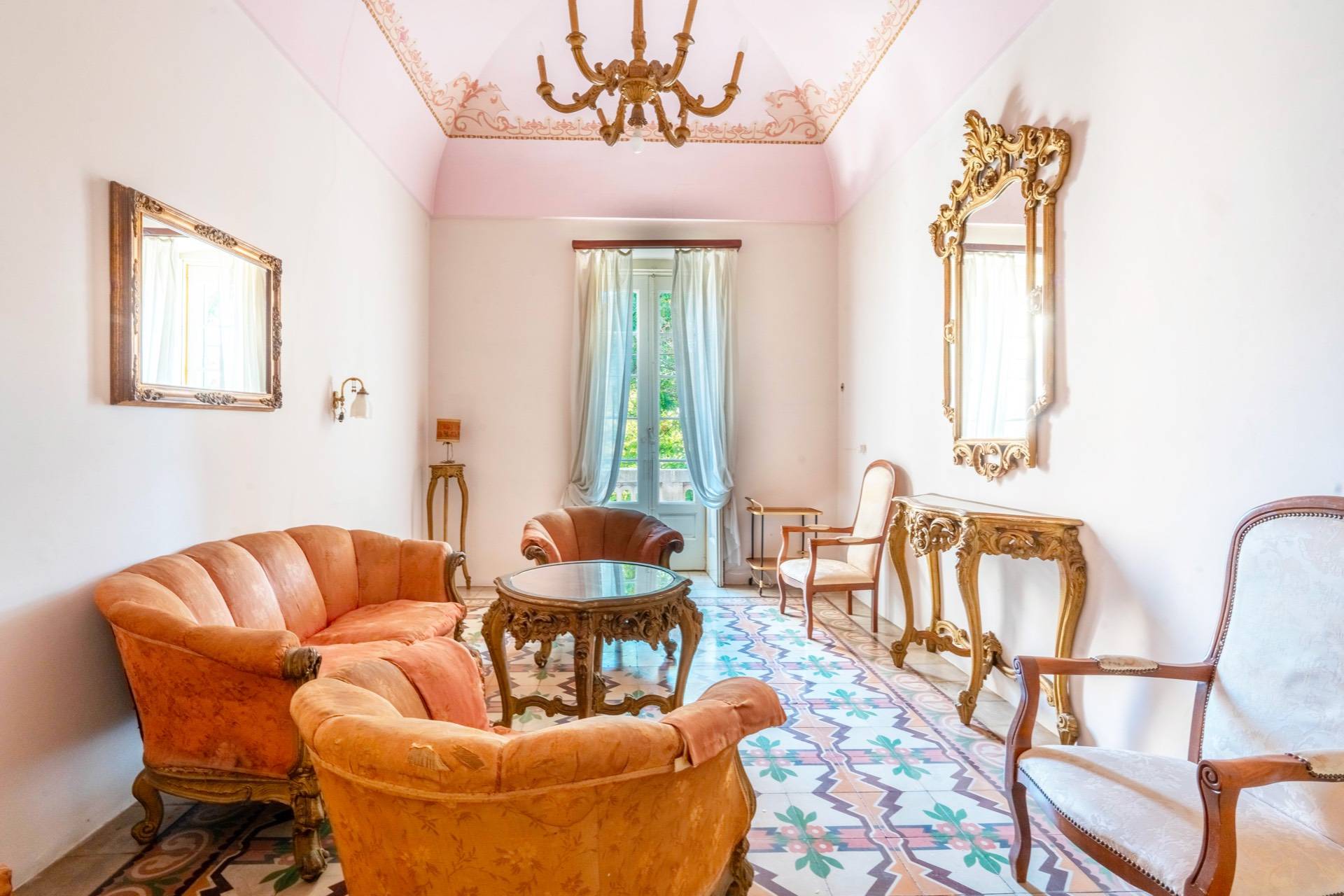 Piazza XX Settembre, Martina Franca, Taranto, 74015, IT, 8 Bedrooms Bedrooms, ,4 BathroomsBathrooms,Residential,For Sale,Piazza XX Settembre,1657102