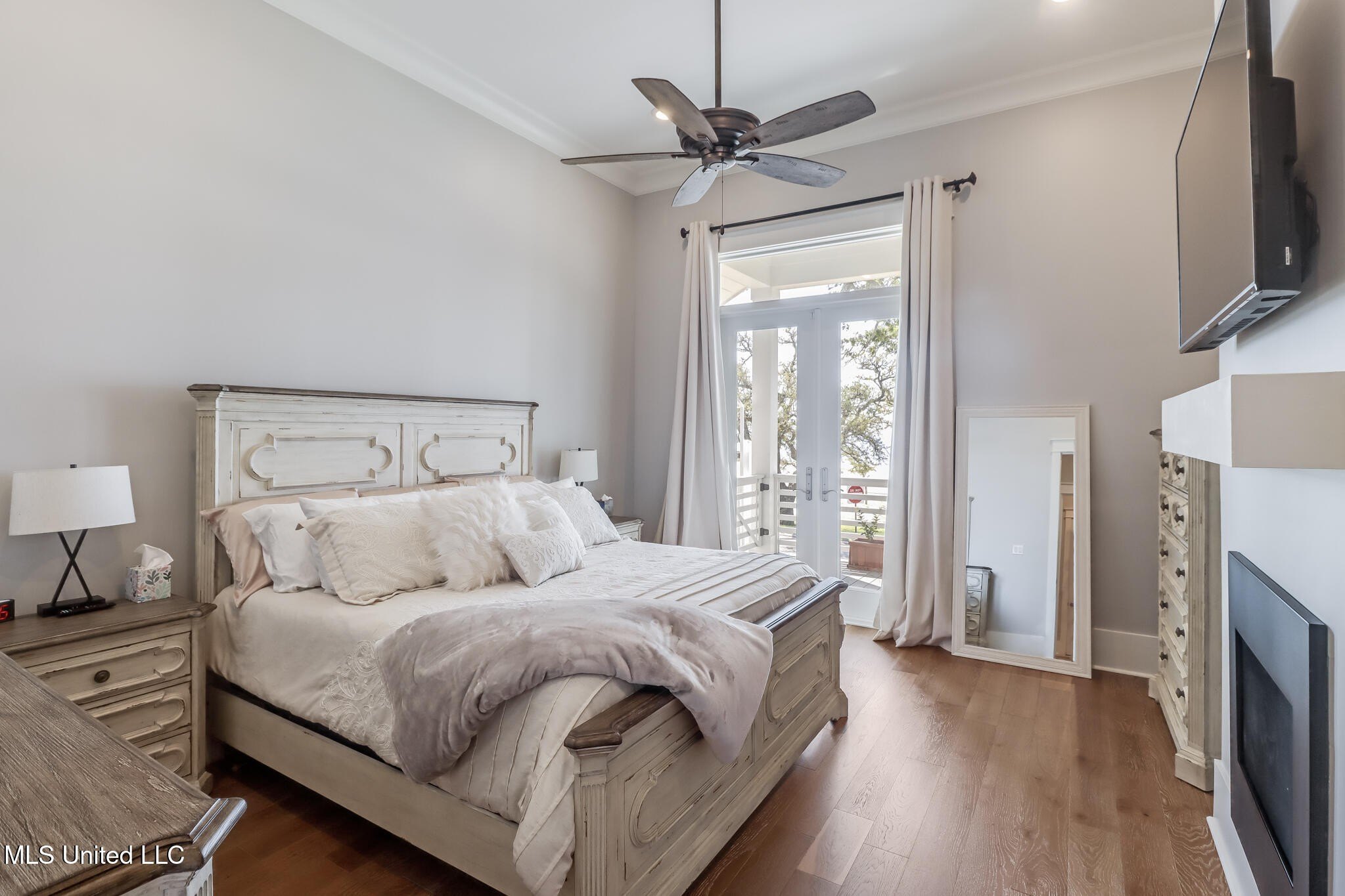 Gulfport, Mississippi, 39501, United States, 5 Bedrooms Bedrooms, ,4 BathroomsBathrooms,Residential,For Sale,1983145