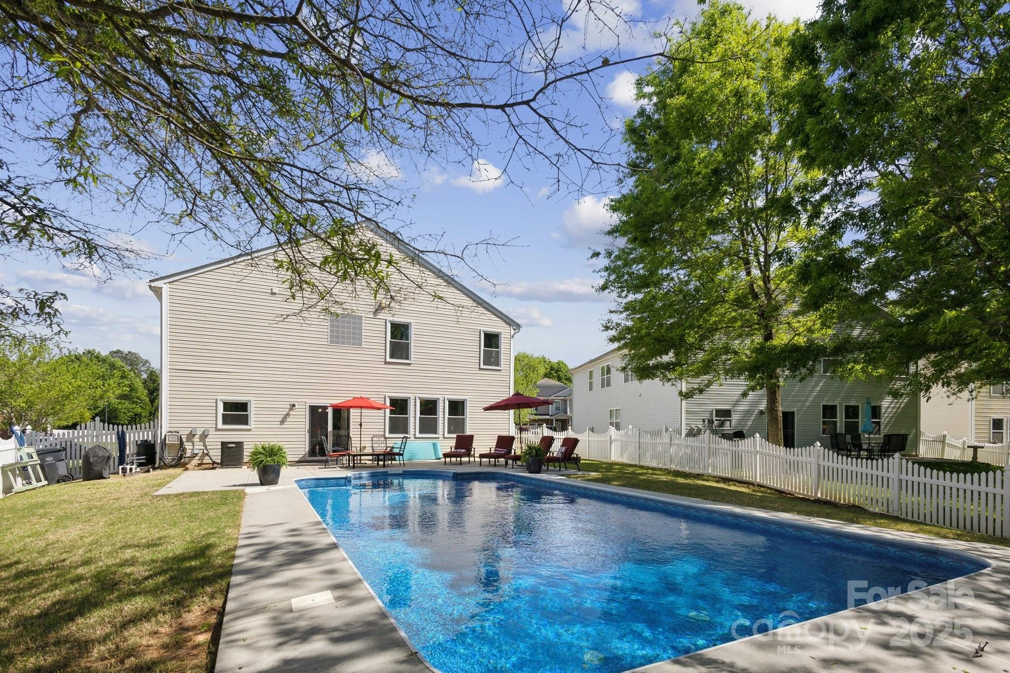 Fort Mill, South Carolina, 29708, United States, 6 Bedrooms Bedrooms, ,3 BathroomsBathrooms,Residential,For Sale,1963992