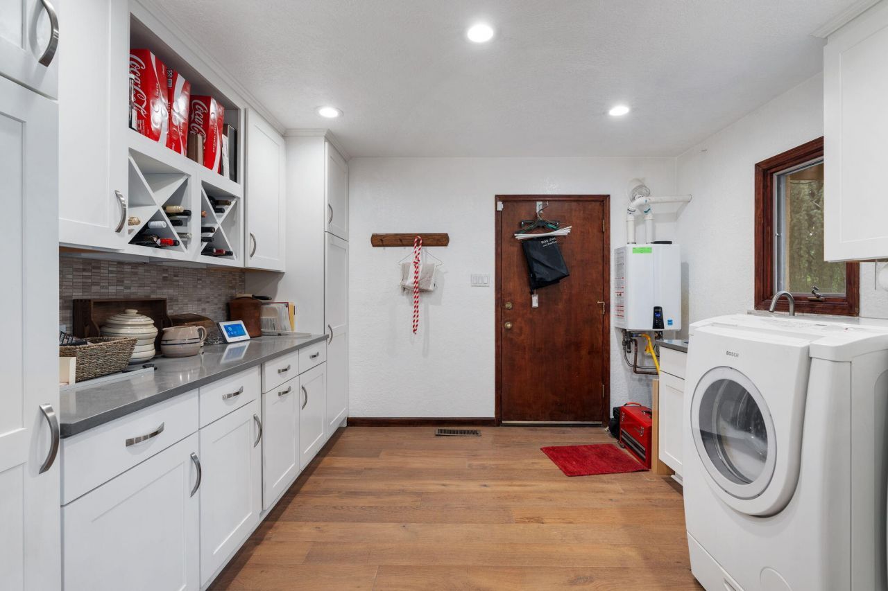 Albuquerque, New Mexico, 87111, United States, 4 Bedrooms Bedrooms, ,3 BathroomsBathrooms,Residential,For Sale,1906383