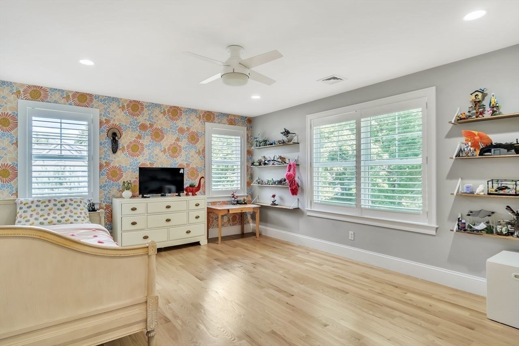 Bedford, Massachusetts, 01730, United States, 5 Bedrooms Bedrooms, ,5 BathroomsBathrooms,Residential,For Sale,1940656