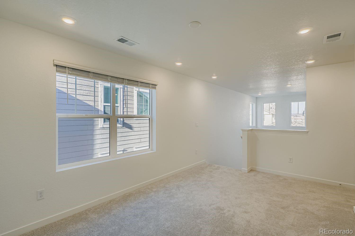 Thornton, Colorado, 80602, United States, 3 Bedrooms Bedrooms, ,2 BathroomsBathrooms,Residential,For Sale,1987900