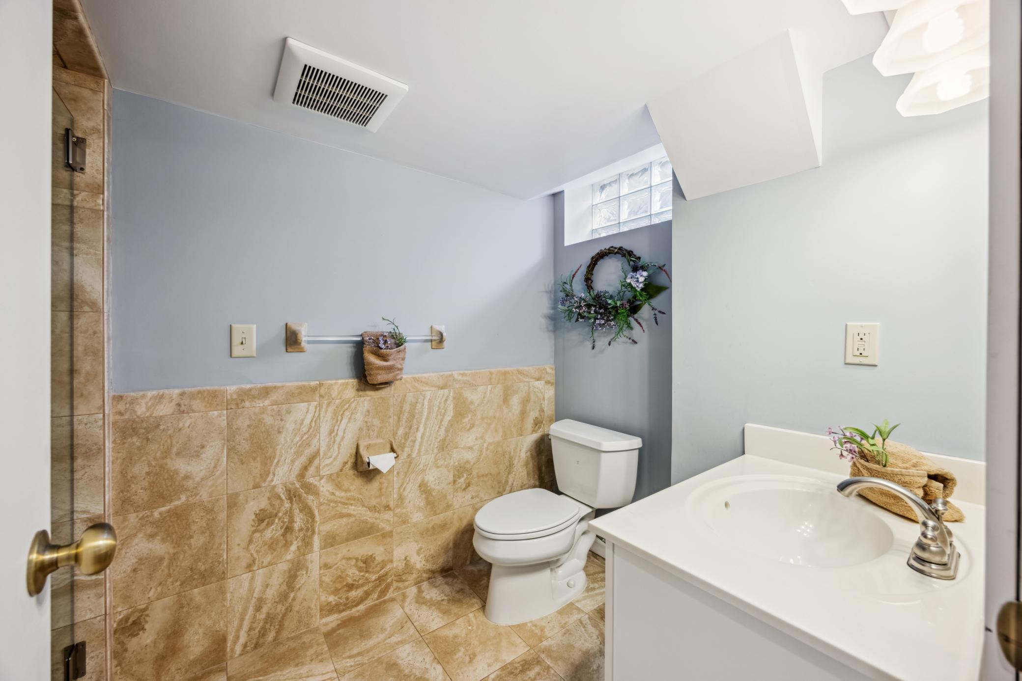 Brooklyn Center, Minnesota, 55429, United States, 5 Bedrooms Bedrooms, ,2 BathroomsBathrooms,Residential,For Sale,1906569