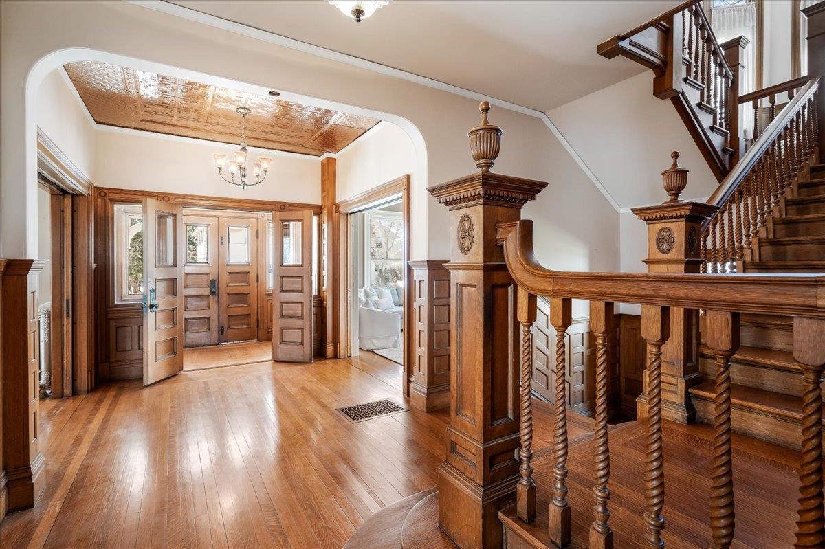 Manchester, New Hampshire, 03104, United States, 5 Bedrooms Bedrooms, ,6 BathroomsBathrooms,Residential,For Sale,1779351
