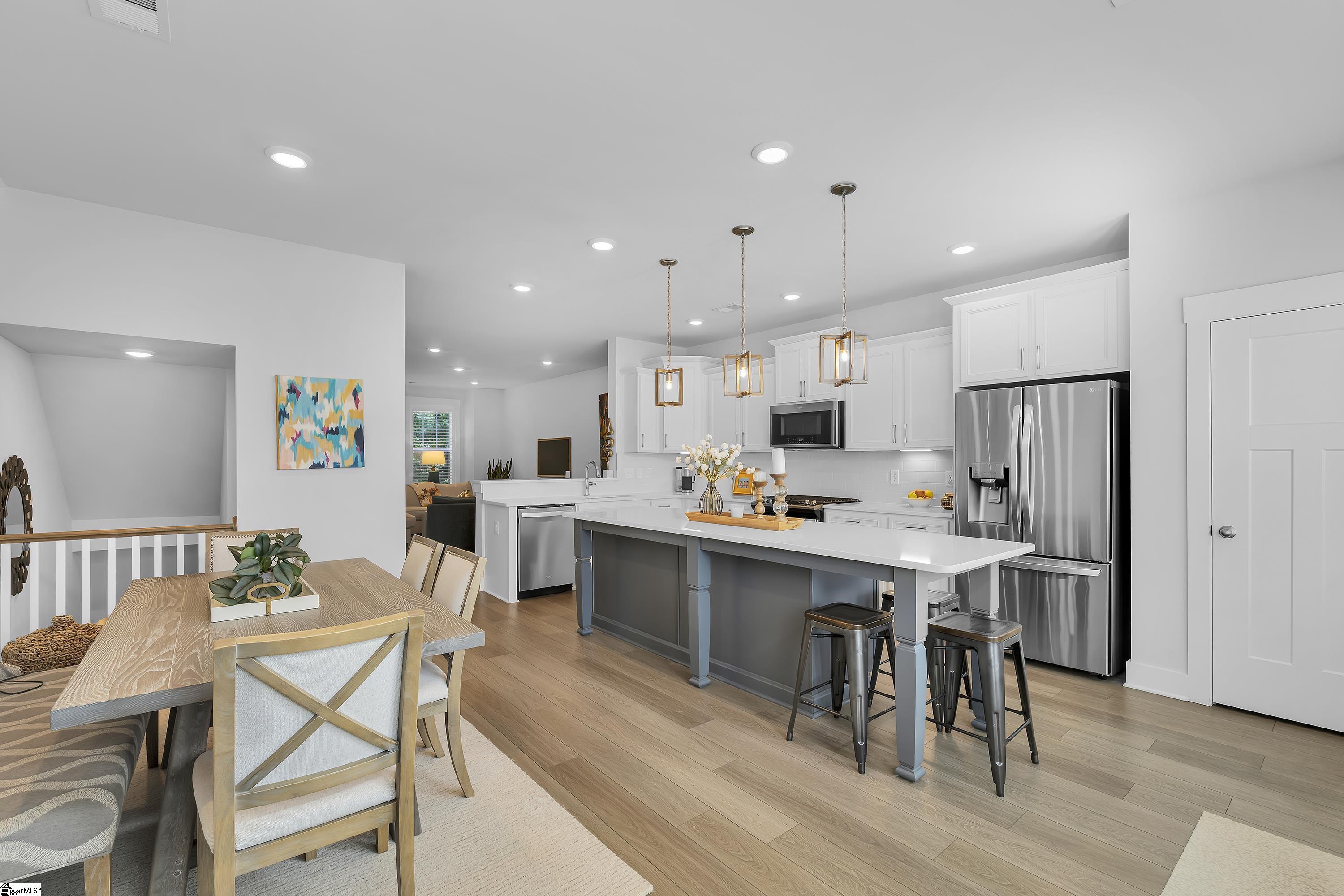 Greenville, South Carolina, 29605, United States, 3 Bedrooms Bedrooms, ,4 BathroomsBathrooms,Residential,For Sale,1958352