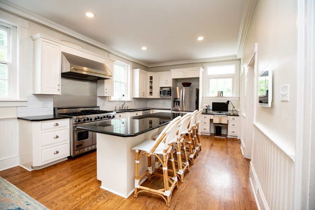 Farmville, Virginia, 23901, United States, 5 Bedrooms Bedrooms, ,5 BathroomsBathrooms,Residential,For Sale,1837086