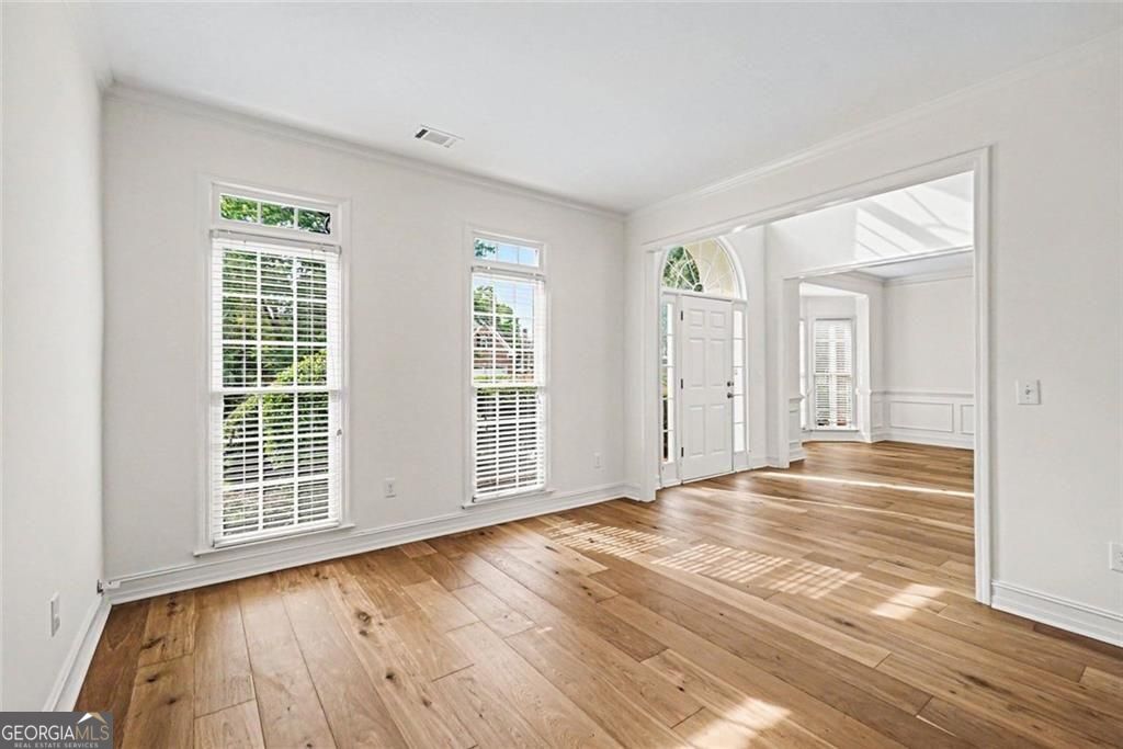 Roswell, Georgia, 30075, United States, 5 Bedrooms Bedrooms, ,4 BathroomsBathrooms,Residential,For Sale,2044480