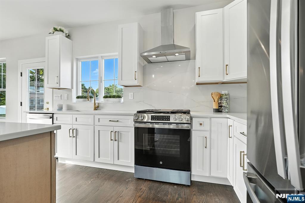 North Arlington, New Jersey, 07031, United States, 2 Bedrooms Bedrooms, ,2 BathroomsBathrooms,Residential,For Sale,2009077