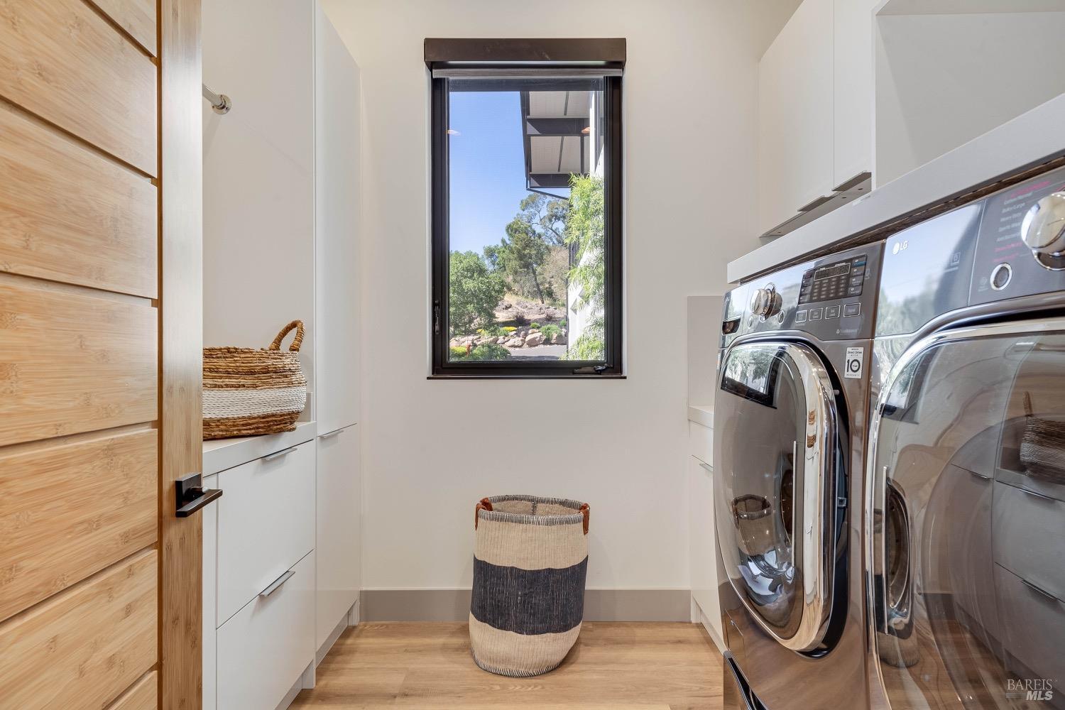 Napa, California, 94558, United States, 2 Bedrooms Bedrooms, ,5 BathroomsBathrooms,Residential,For Sale,1759434