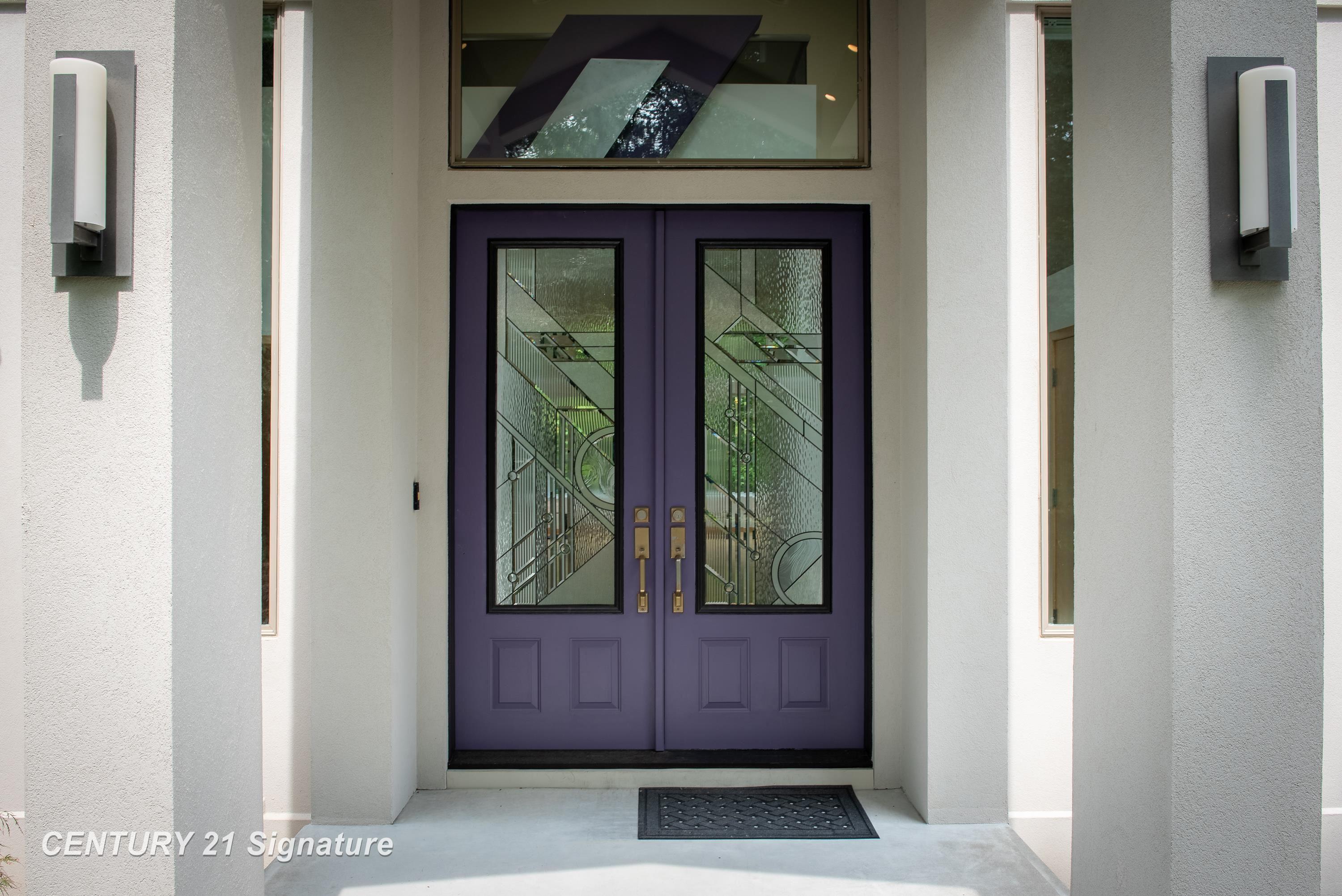 Midland, Michigan, 48642, United States, 4 Bedrooms Bedrooms, ,5 BathroomsBathrooms,Residential,For Sale,1979338