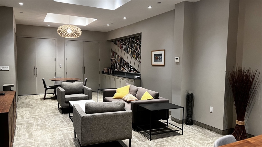 Boston, Massachusetts, 02118, United States, 1 Bedroom Bedrooms, ,1 BathroomBathrooms,Residential,For Sale,1950735