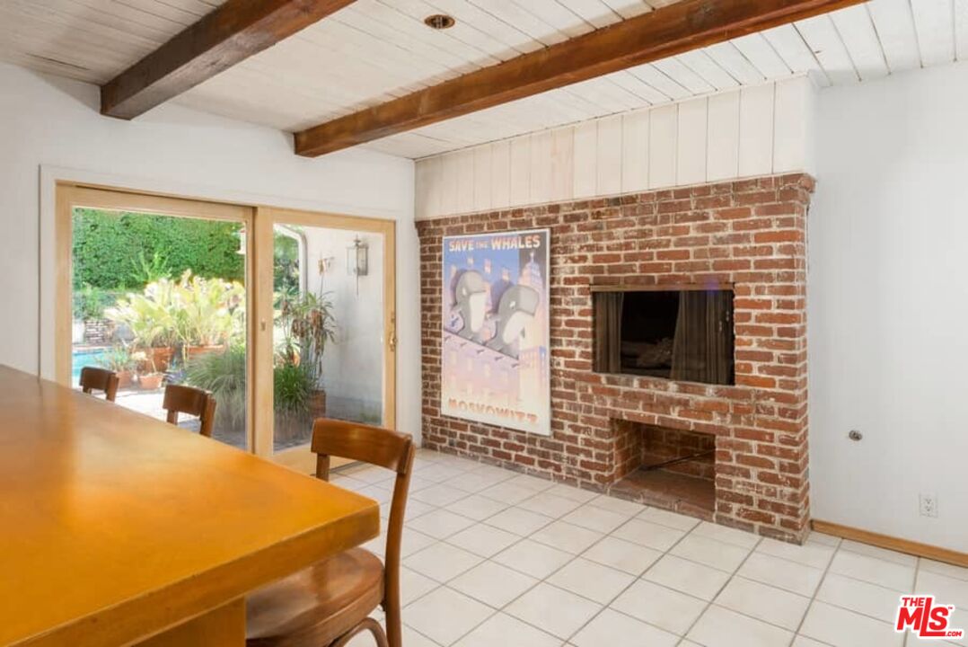 Los Angeles, California, 90049, United States, 3 Bedrooms Bedrooms, ,2 BathroomsBathrooms,Residential,For Sale,1913369