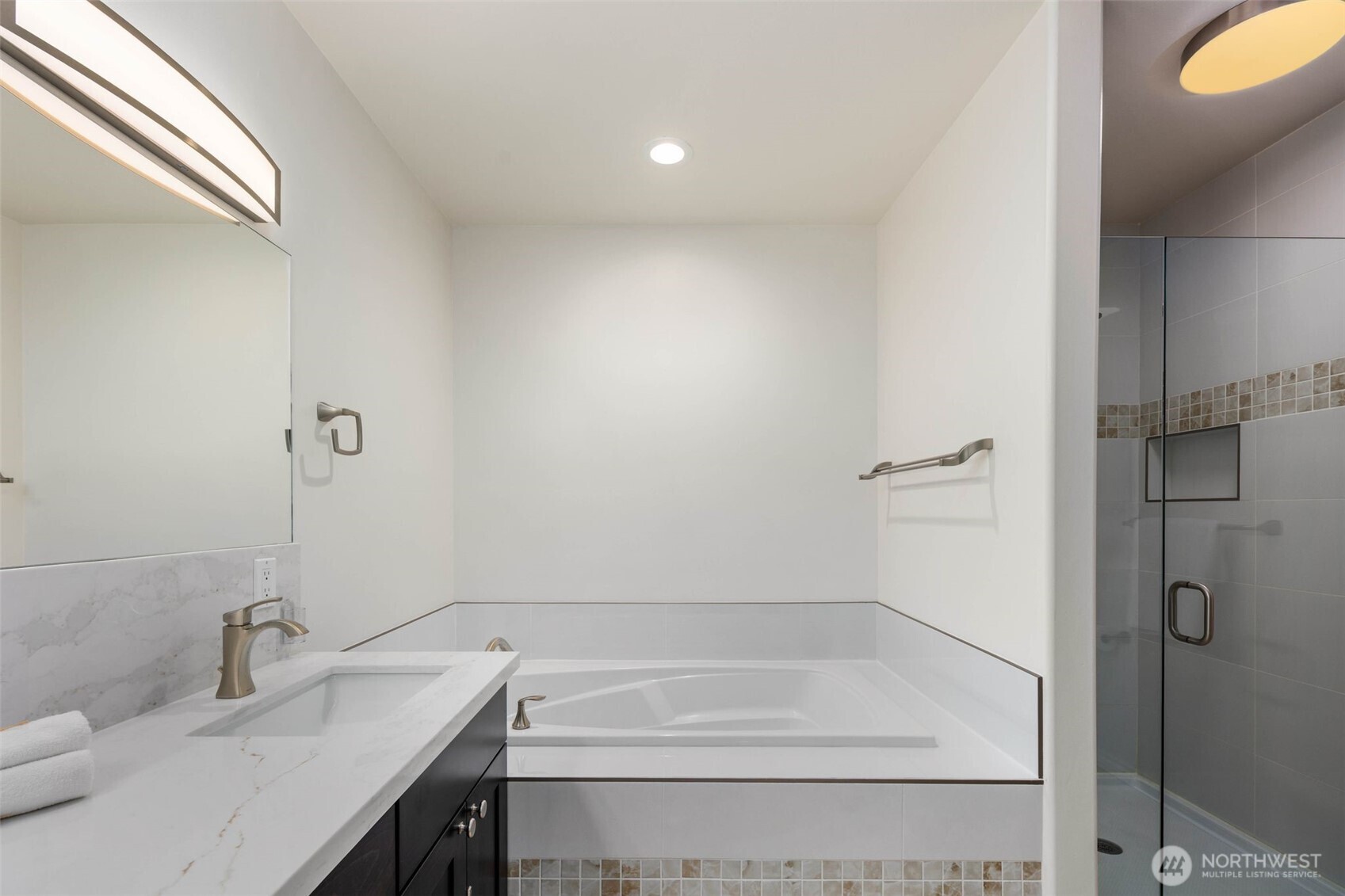 Seattle, Washington, 98116, United States, 2 Bedrooms Bedrooms, ,2 BathroomsBathrooms,Residential,For Sale,1949769