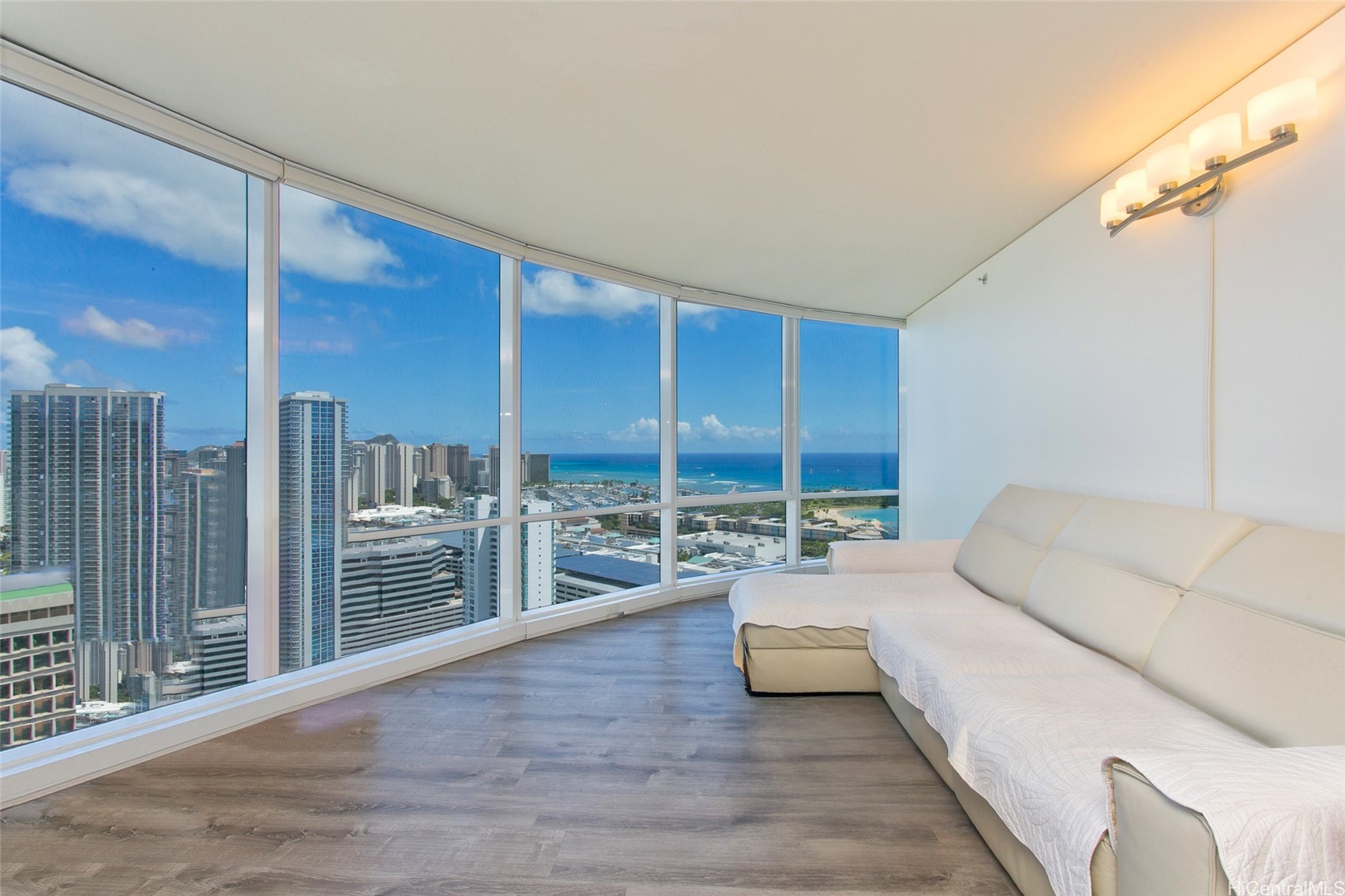 Honolulu, Hawaii, 96814, United States, 3 Bedrooms Bedrooms, ,2 BathroomsBathrooms,Residential,For Sale,1785999