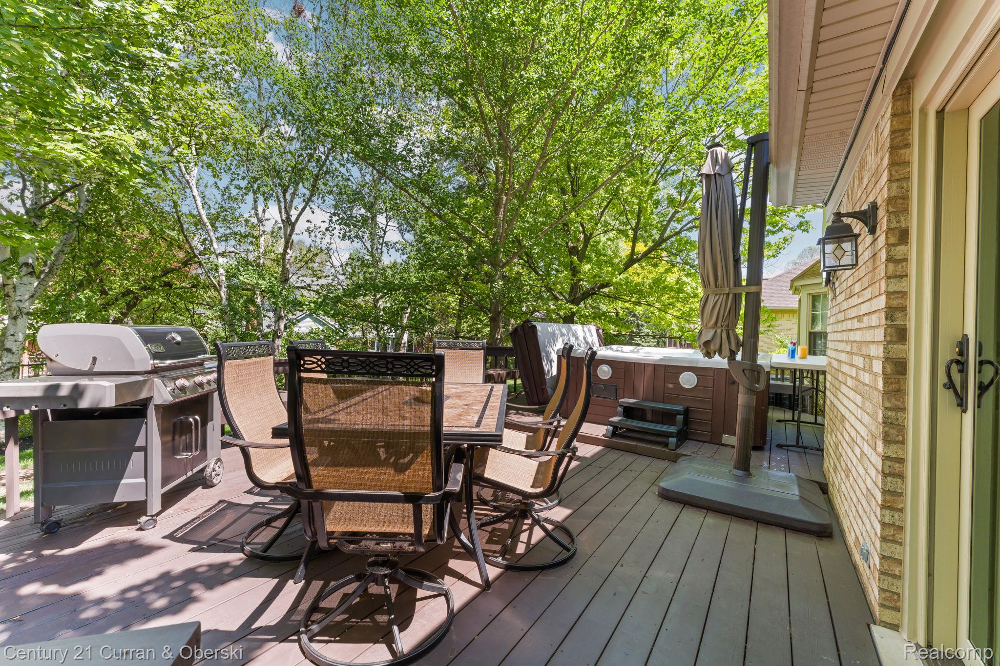 Novi, Michigan, 48375, United States, 4 Bedrooms Bedrooms, ,3 BathroomsBathrooms,Residential,For Sale,2048912