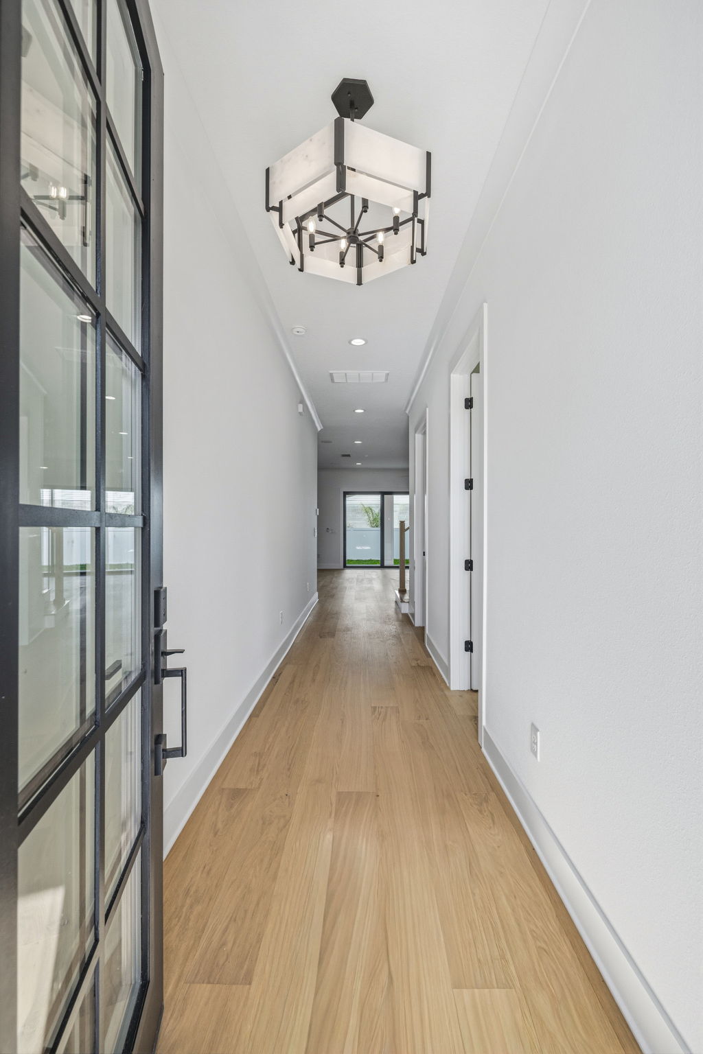 Tampa, Florida, 33611, United States, 4 Bedrooms Bedrooms, ,4 BathroomsBathrooms,Residential,For Sale,2009743