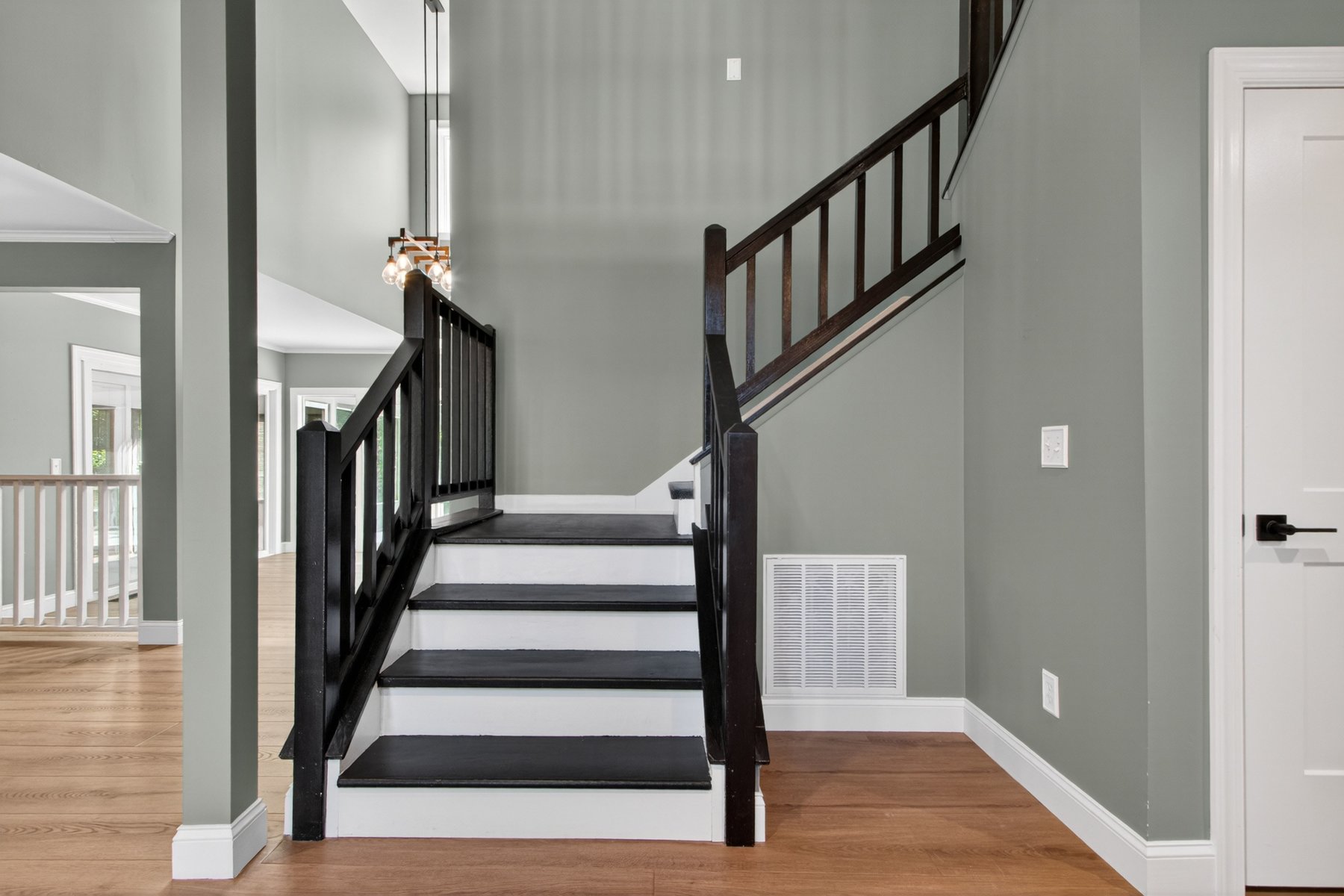  18609 Broadfield Drive - 物件實景