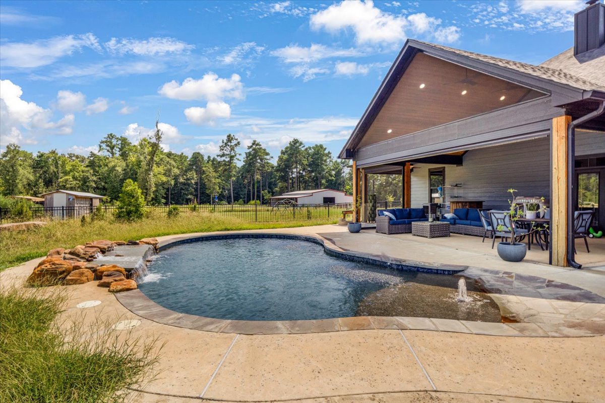 Long Branch, Texas, 75669, United States, 4 Bedrooms Bedrooms, ,4 BathroomsBathrooms,Residential,For Sale,1908688