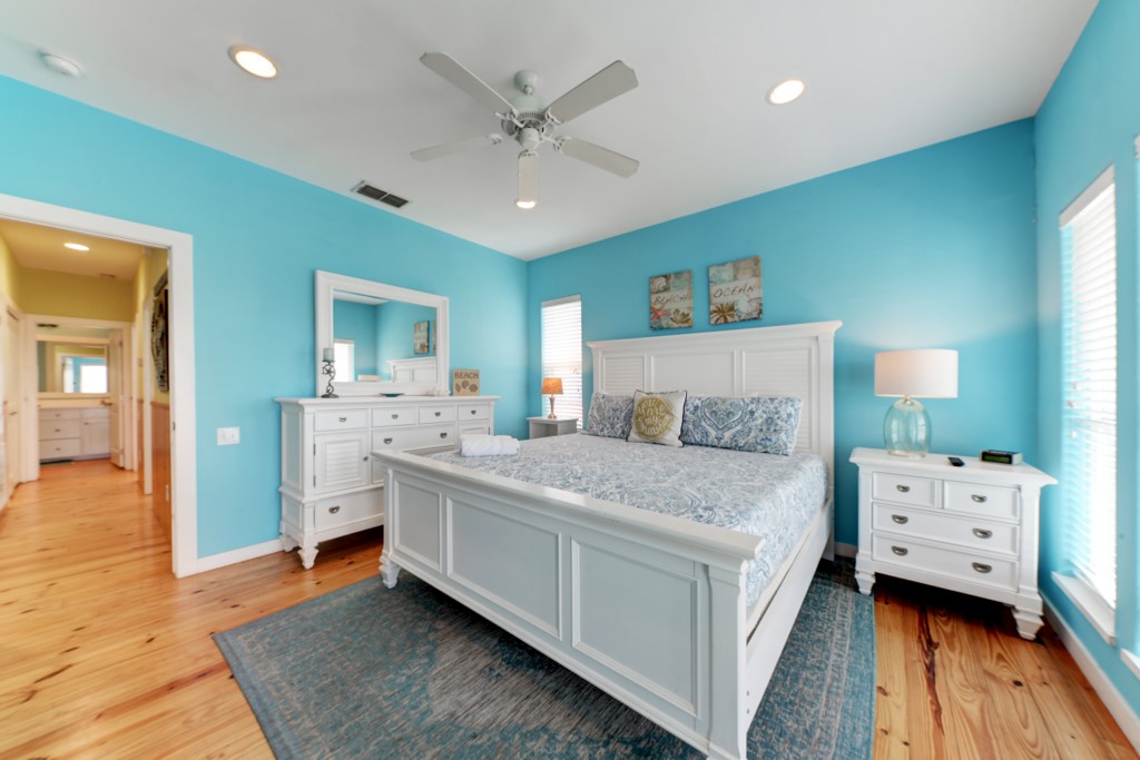 Port Aransas, Texas, 78373, United States, 4 Bedrooms Bedrooms, ,4 BathroomsBathrooms,Residential,For Sale,1837341