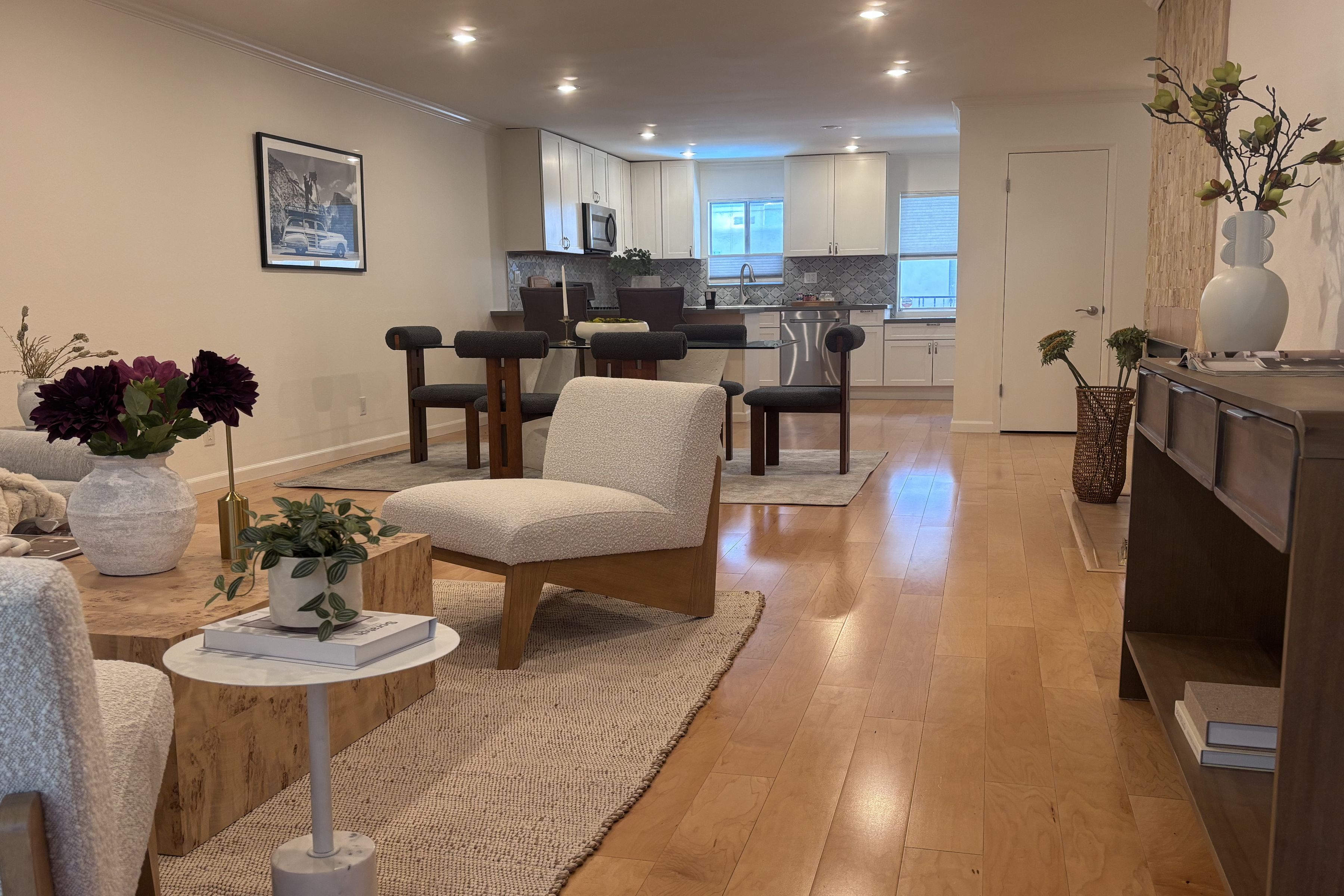  2320 S Bentley Ave - 物件實景