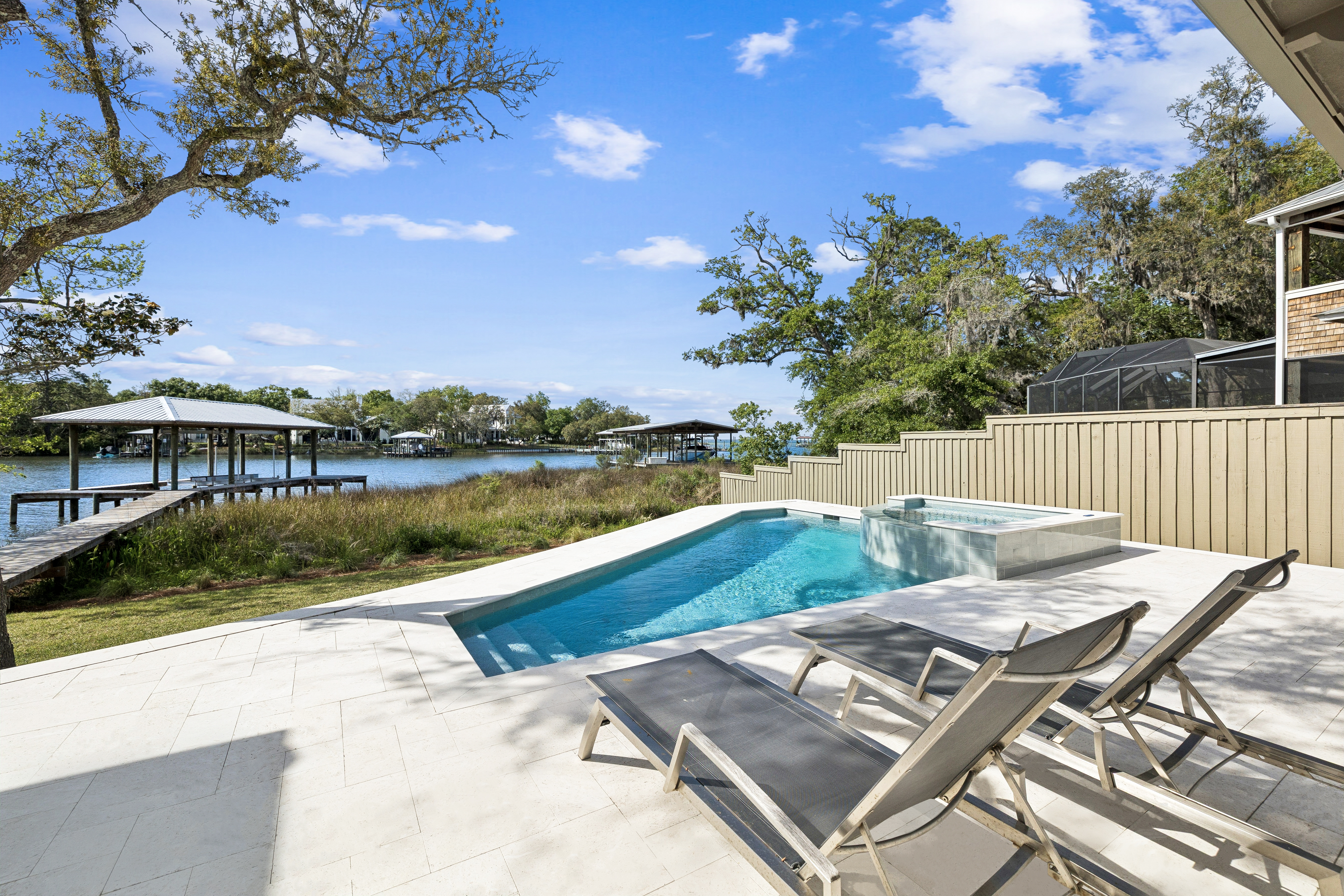  Luxury Waterfront Living with Protected Deep-Water Access and Boat Lift - 物件實景