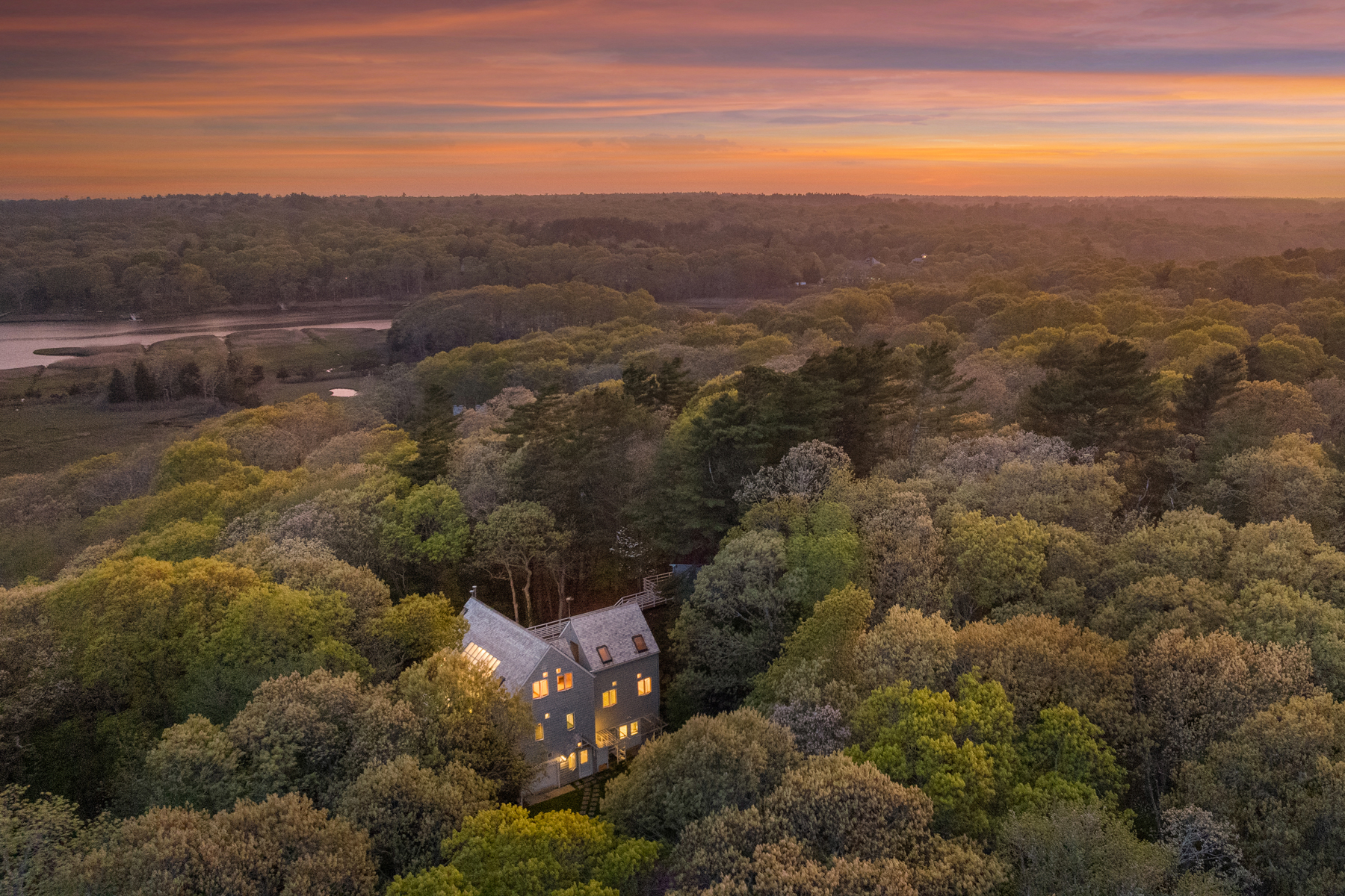  Treetop Modernism with Slocum River Views - 物件實景