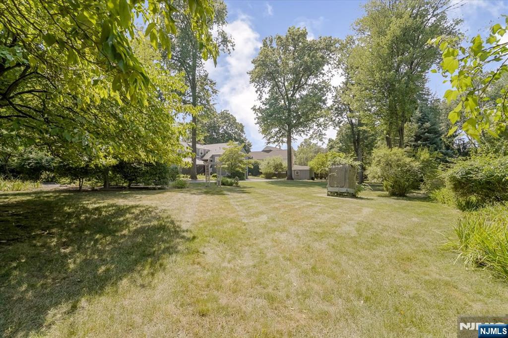 Wyckoff, New Jersey, 07481, United States, 5 Bedrooms Bedrooms, ,3 BathroomsBathrooms,Residential,For Sale,1920026