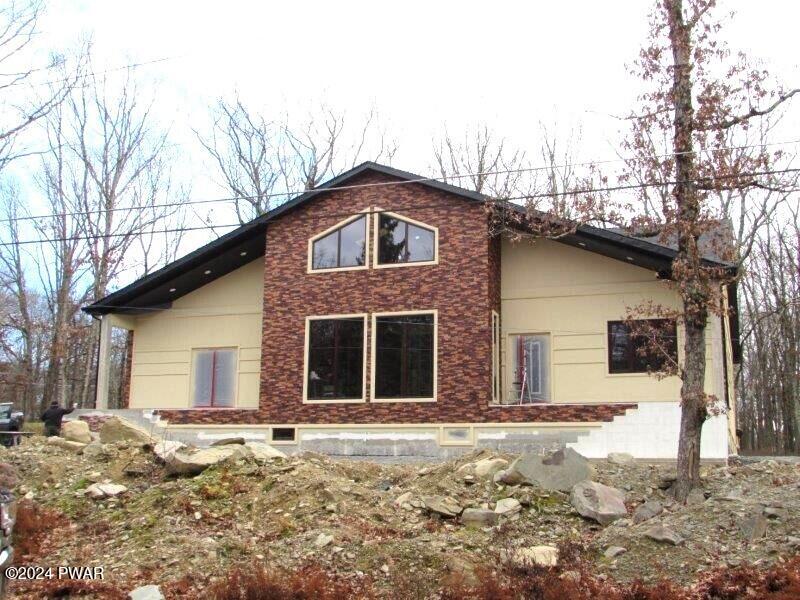 Lords Valley, Pennsylvania, 18428, United States, 5 Bedrooms Bedrooms, ,3 BathroomsBathrooms,Residential,For Sale,1983244