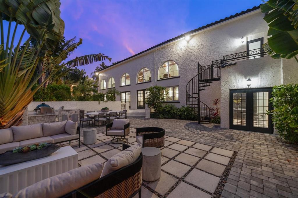 St Petersburg, Florida, 33707, United States, 5 Bedrooms Bedrooms, ,9 BathroomsBathrooms,Residential,For Sale,2000985