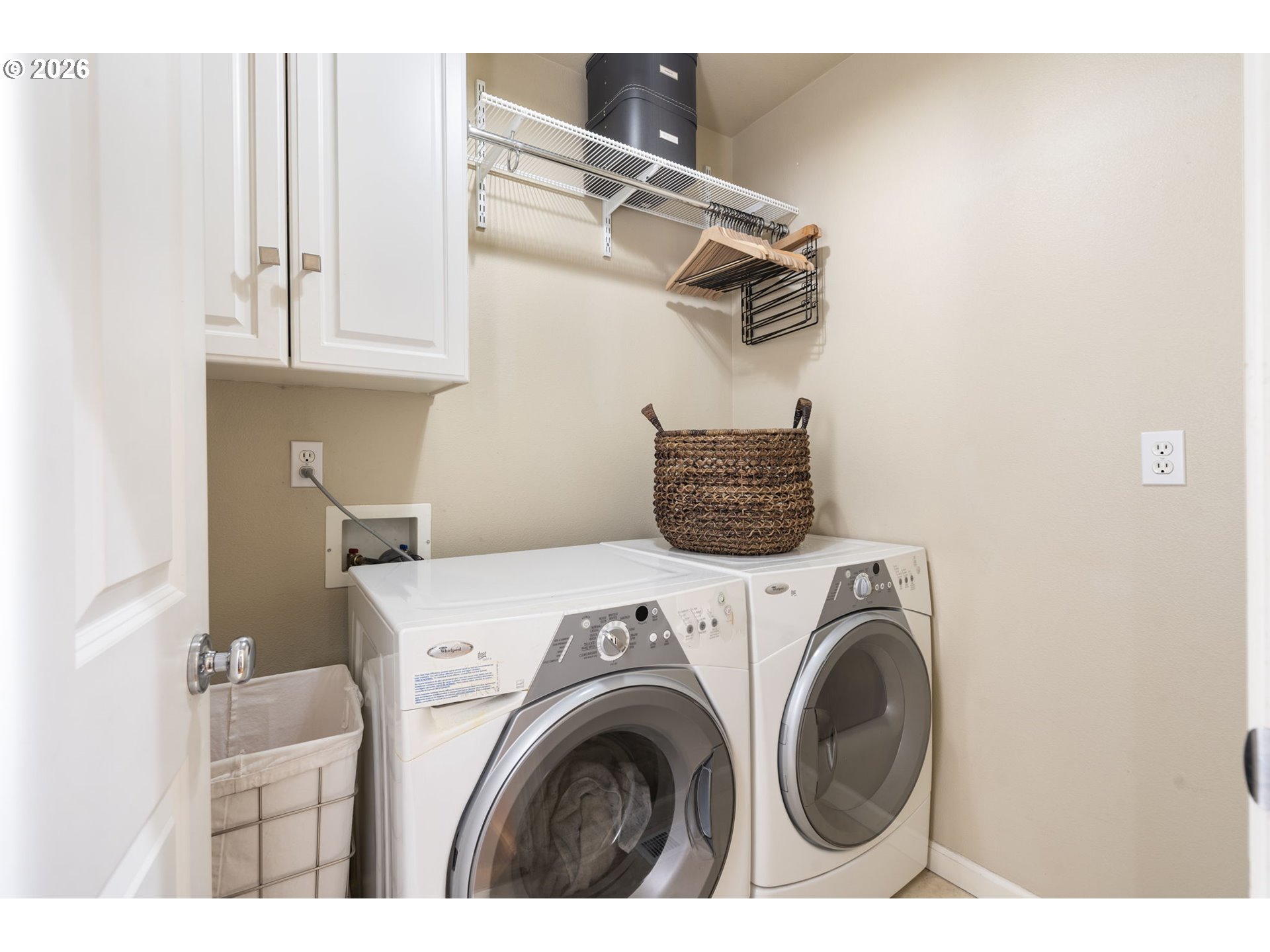 Portland, Oregon, 97229, United States, 2 Bedrooms Bedrooms, ,2 BathroomsBathrooms,Residential,For Sale,2016039