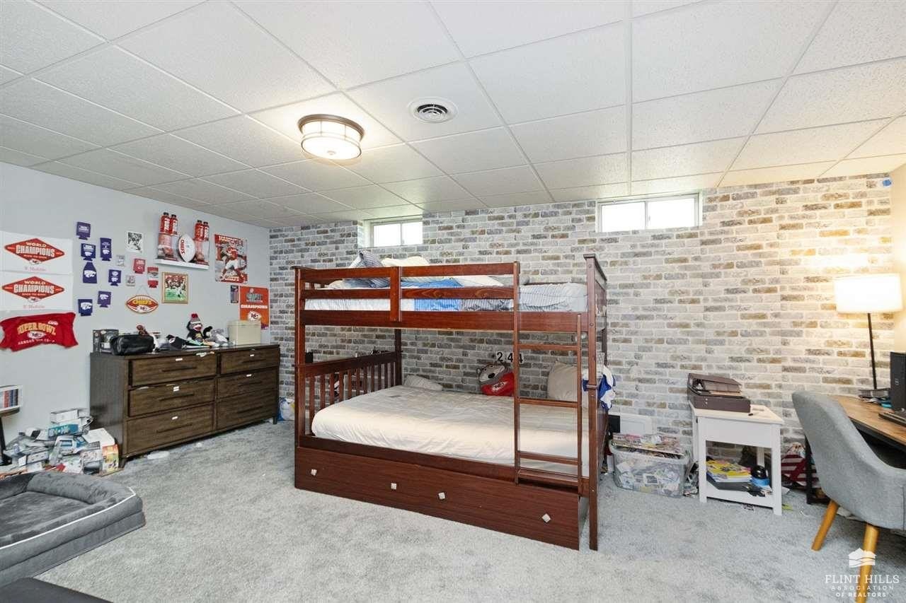 Junction City, Kansas, 66441, United States, 4 Bedrooms Bedrooms, ,4 BathroomsBathrooms,Residential,For Sale,1805372