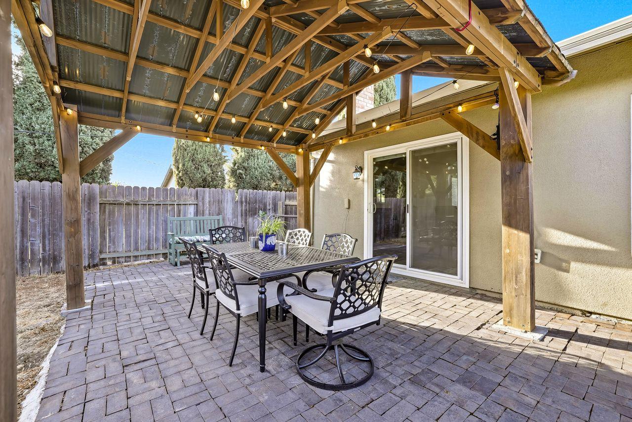 Sacramento, California, 95826, United States, 3 Bedrooms Bedrooms, ,2 BathroomsBathrooms,Residential,For Sale,1968720