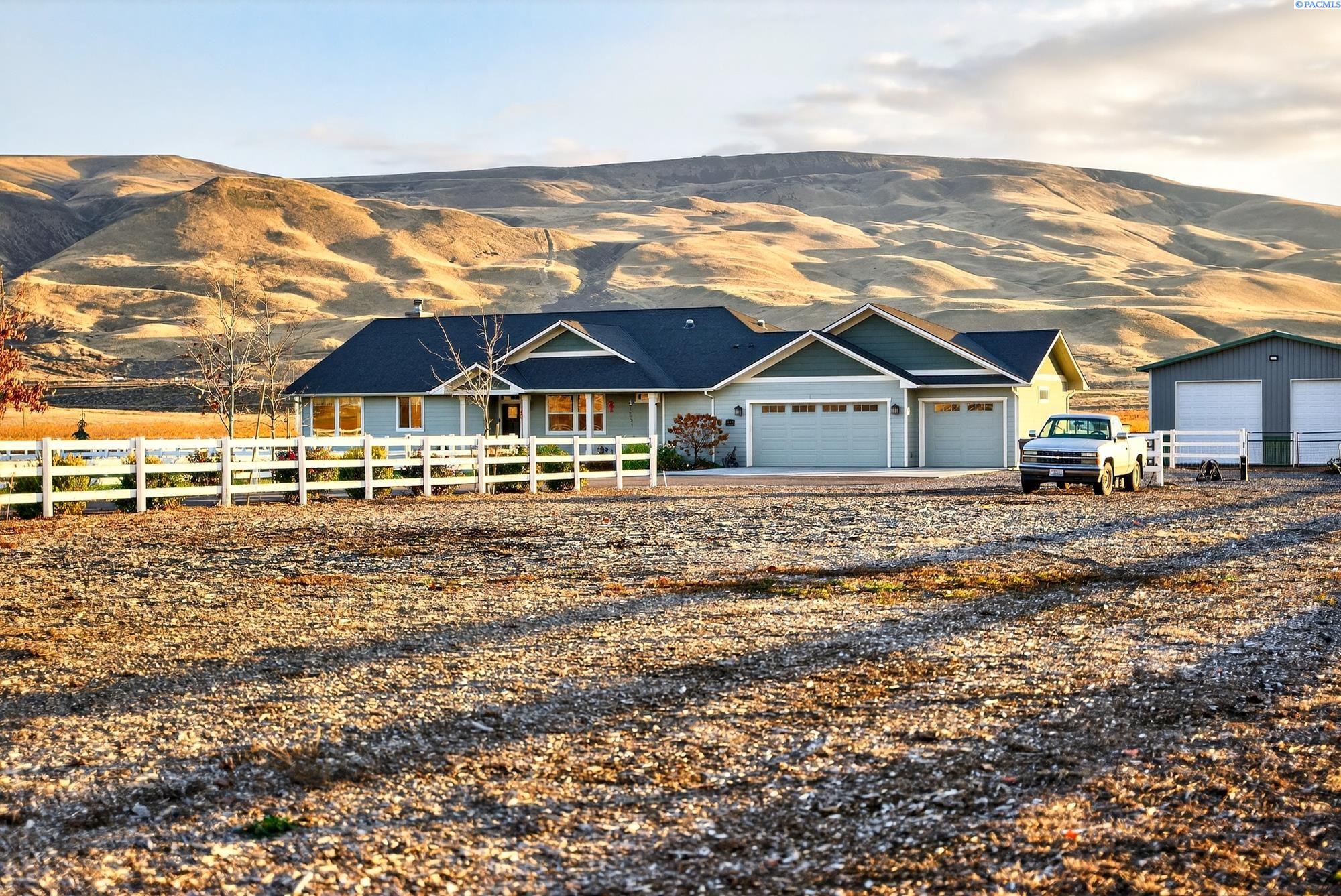 Prosser, Washington, 99350, United States, 3 Bedrooms Bedrooms, ,1 BathroomBathrooms,Residential,For Sale,1998379