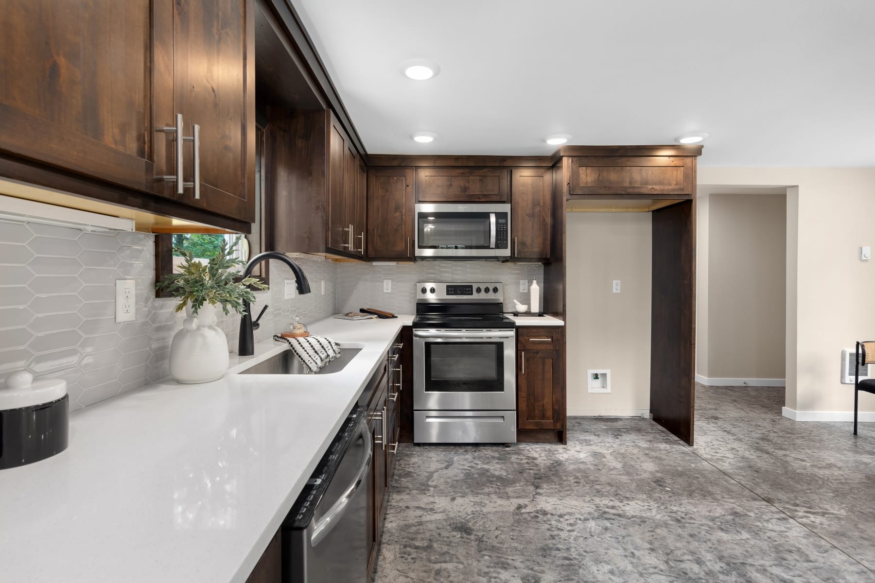  8687 SE 55TH AVE Portland, OR 97206 - 物件實景