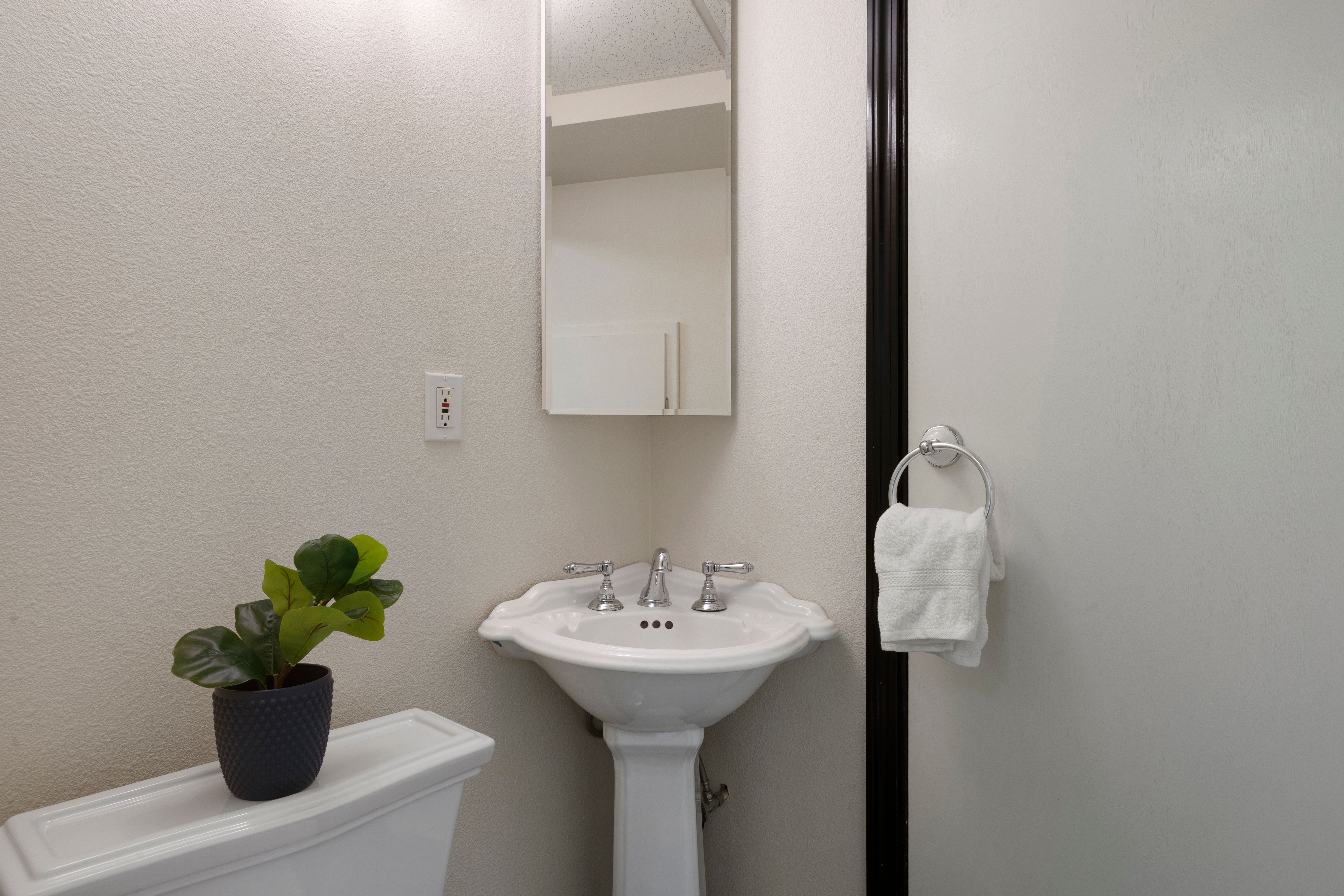  Beautifully Updated Home On Cul-De-Sac In Desirable Heritage Place Neighborhood - 物件實景