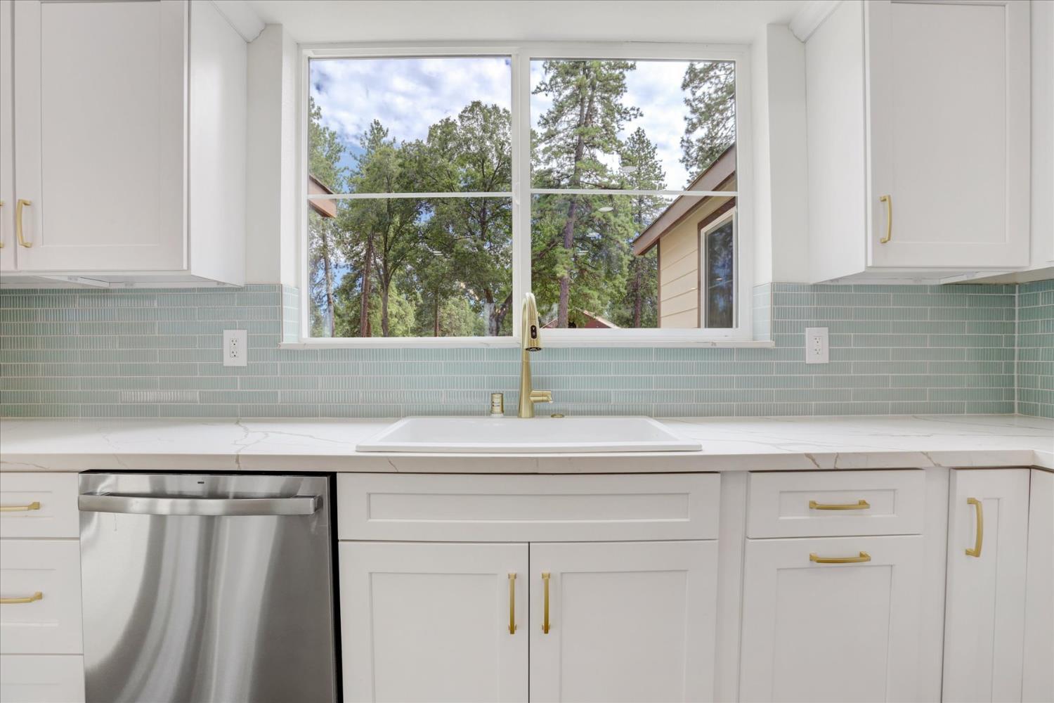 Grass Valley, California, 95949, United States, 4 Bedrooms Bedrooms, ,3 BathroomsBathrooms,Residential,For Sale,1905490