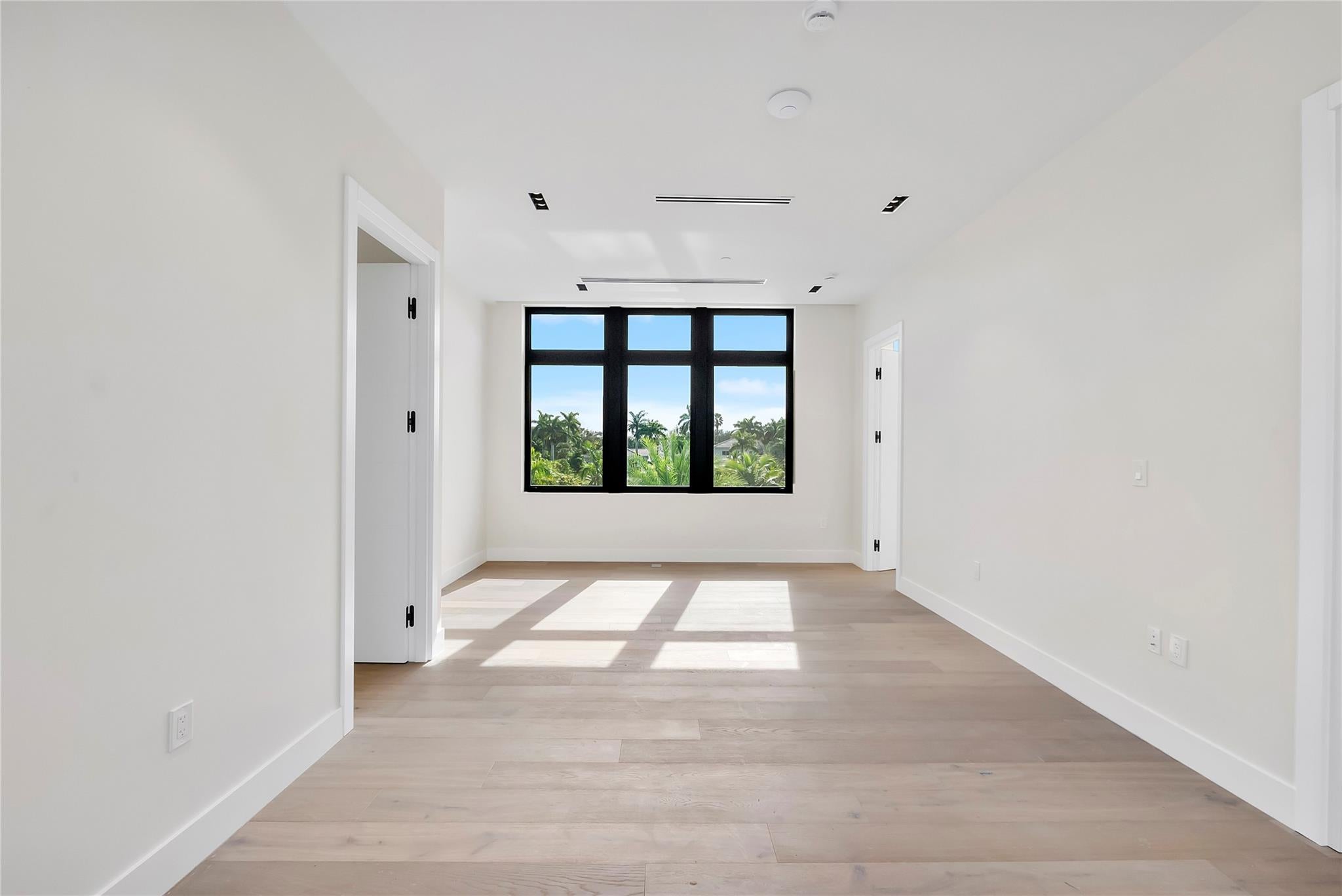 Plantation, Florida, 33323, United States, 6 Bedrooms Bedrooms, ,8 BathroomsBathrooms,Residential,For Sale,1984384