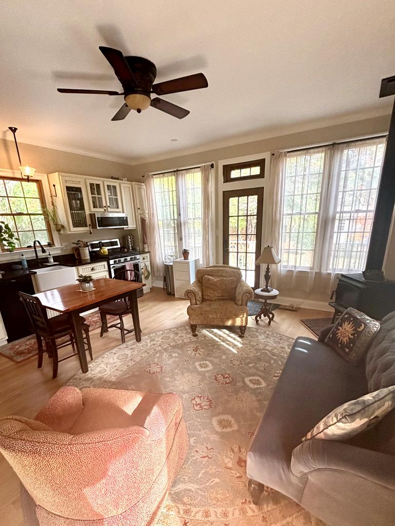 Onancock, Virginia, 23417, United States, 3 Bedrooms Bedrooms, ,2 BathroomsBathrooms,Residential,For Sale,1989733