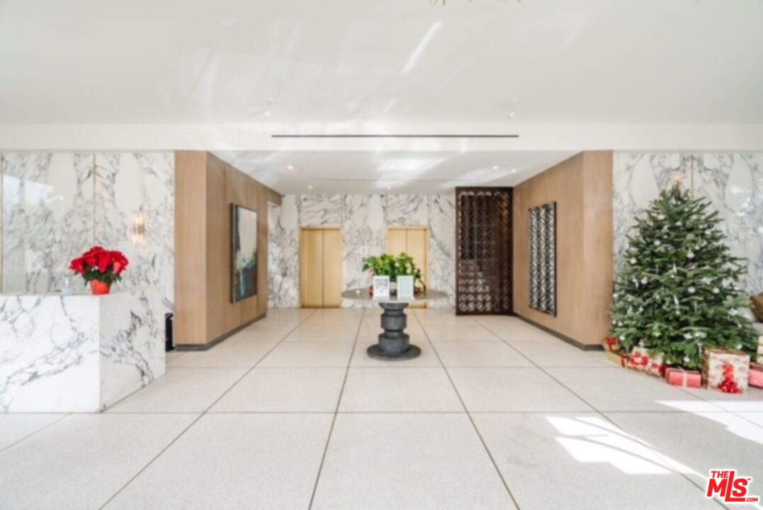West Hollywood, California, 90069, United States, 1 Bedroom Bedrooms, ,1 BathroomBathrooms,Residential,For Sale,1891837