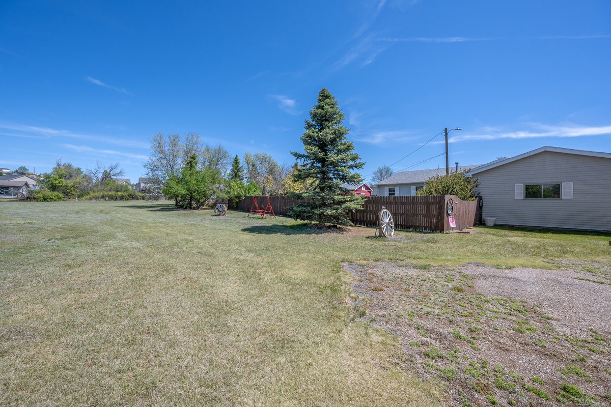 Cheyenne, Wyoming, 82009, United States, 5 Bedrooms Bedrooms, ,2 BathroomsBathrooms,Residential,For Sale,2048903