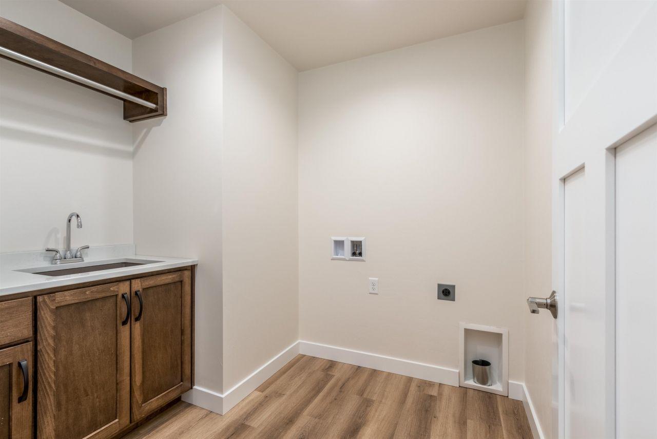 DE PERE, Wisconsin, 54115, United States, 3 Bedrooms Bedrooms, ,3 BathroomsBathrooms,Residential,For Sale,1695788