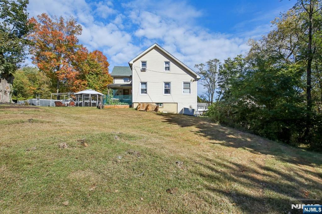 Ridgewood, New Jersey, 07450, United States, 3 Bedrooms Bedrooms, ,2 BathroomsBathrooms,Residential,For Sale,1988211