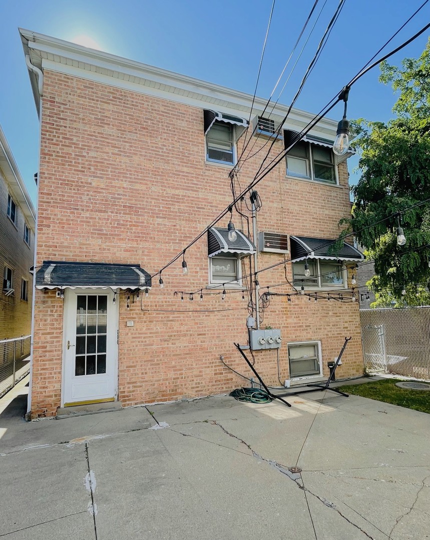 Chicago, Illinois, 60631, United States, 7 Bedrooms Bedrooms, ,Residential,For Sale,1982339