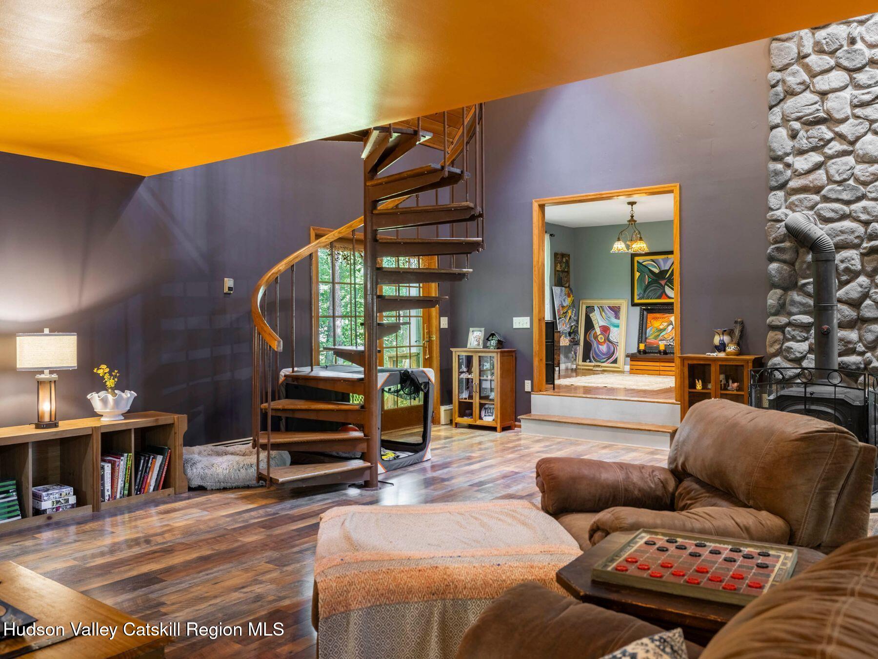 New Paltz, New York, 12561, United States, 4 Bedrooms Bedrooms, ,3 BathroomsBathrooms,Residential,For Sale,1849625