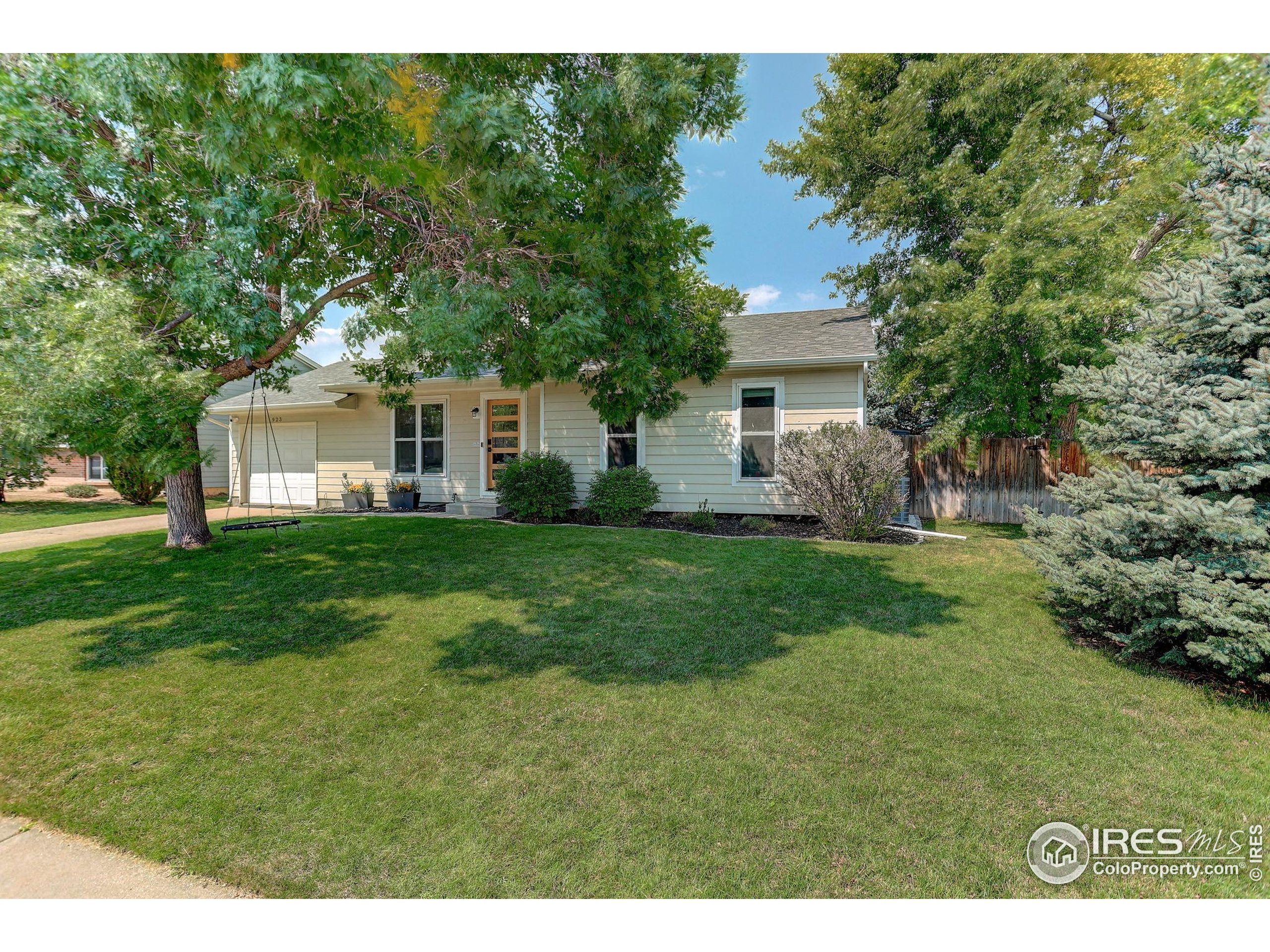 Louisville, Colorado, 80027, United States, 3 Bedrooms Bedrooms, ,2 BathroomsBathrooms,Residential,For Sale,1938542